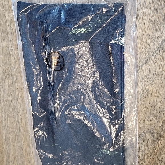 Running Belt with Pockets - Picture 2 of 5